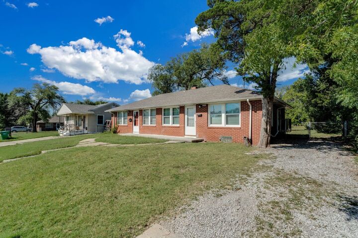 Property Photo:  1309 N Lorraine Ave  KS 67214