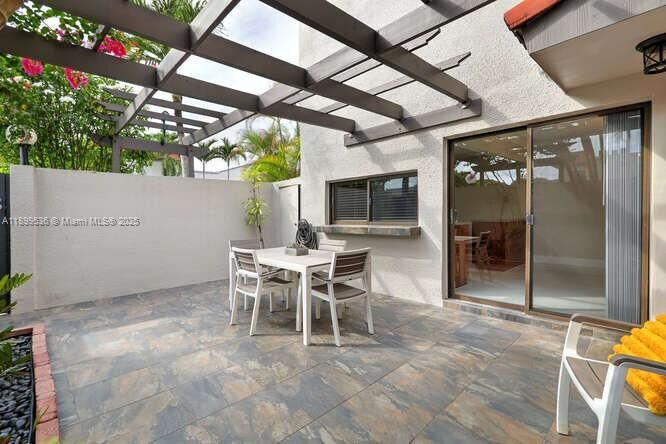 Property Photo: 4732 SW 67th Ave K7 FL 33155
