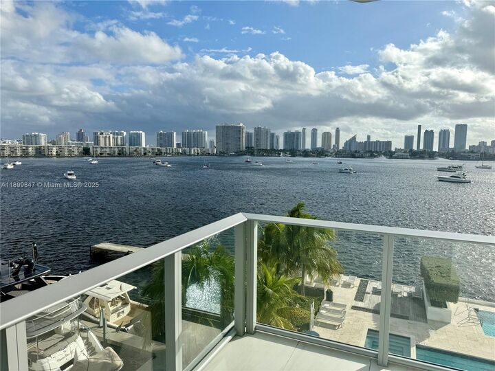 Property Photo:  17111 Biscayne Blvd 409  FL 33160 