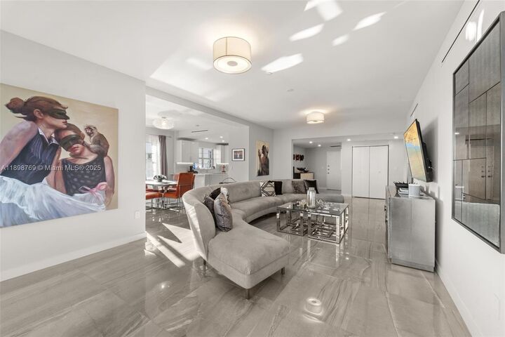 Property Photo: 16 Island Ave 7C FL 33139