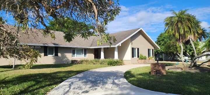 Property Photo: 10341 SW 140th St FL 33176