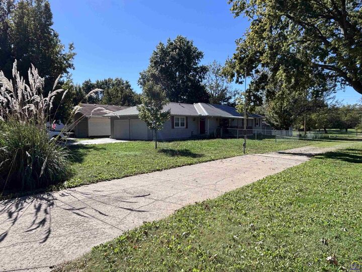 Property Photo: 1001 Woodland St KS 66801
