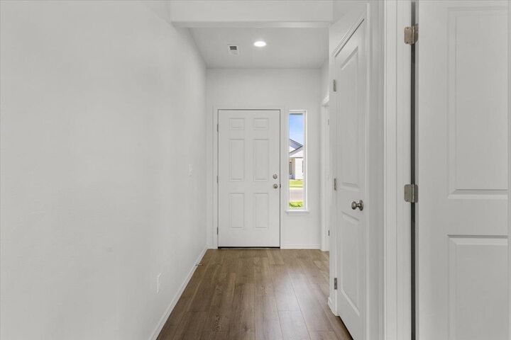 Property Photo: 18157 E Barclay Ct 6/3 Timberline WA 99016
