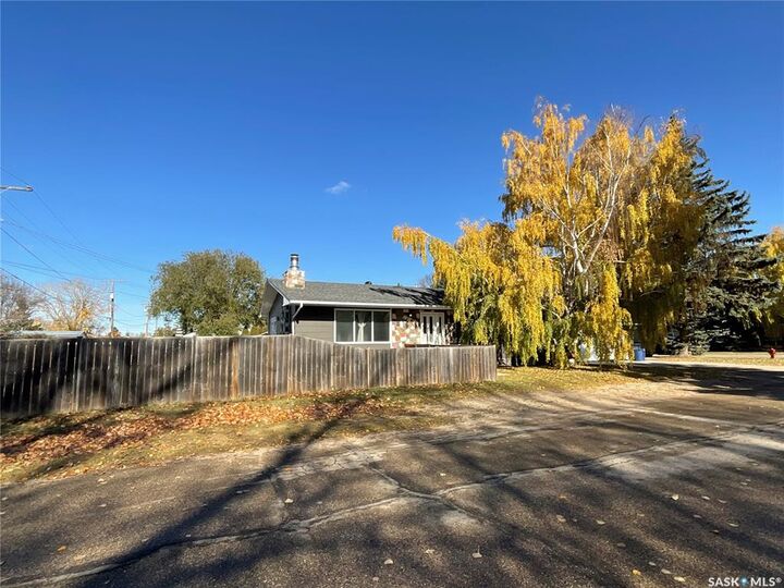 Property Photo:  511 6th Avenue  SK S0K 1B0 
