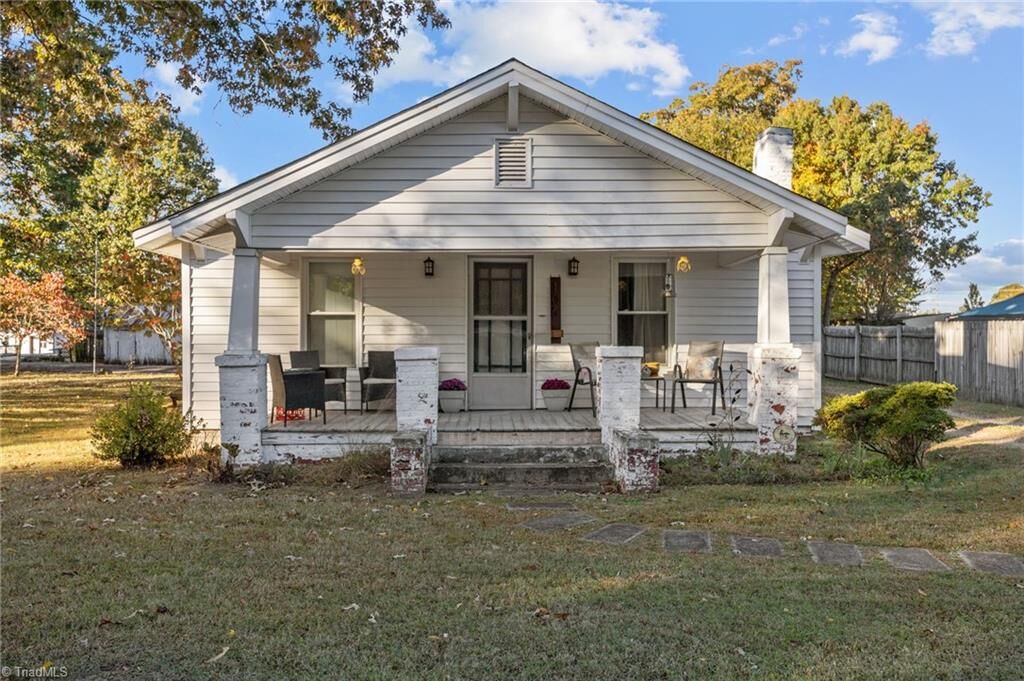 Property Photo:  106 Crestwood Circle  NC 27260 