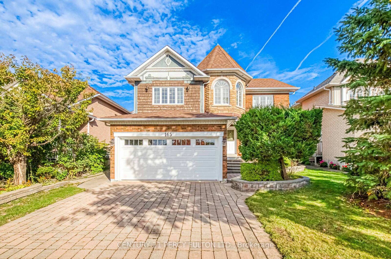 Photo de la propriété: 165 Elizabeth Street ON L1T 3Y4