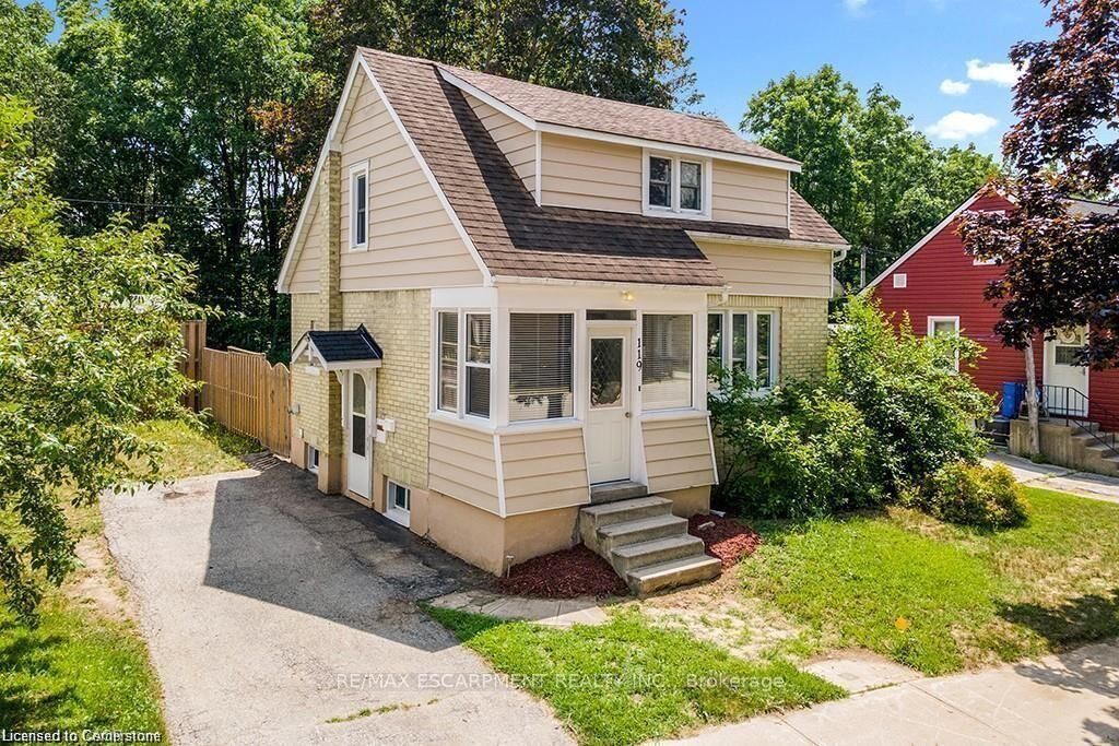 Property Photo:  119 7th Street  ON N4N 1G3