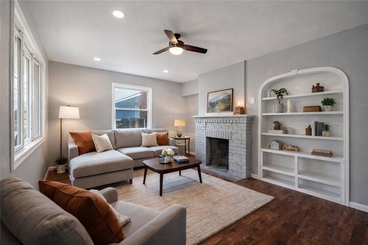 Property Photo:  109 Railroad St  PA 15483 