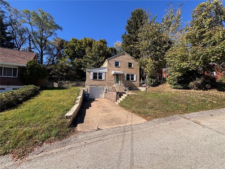 Property Photo: 418 Pennwood Dr PA 15235