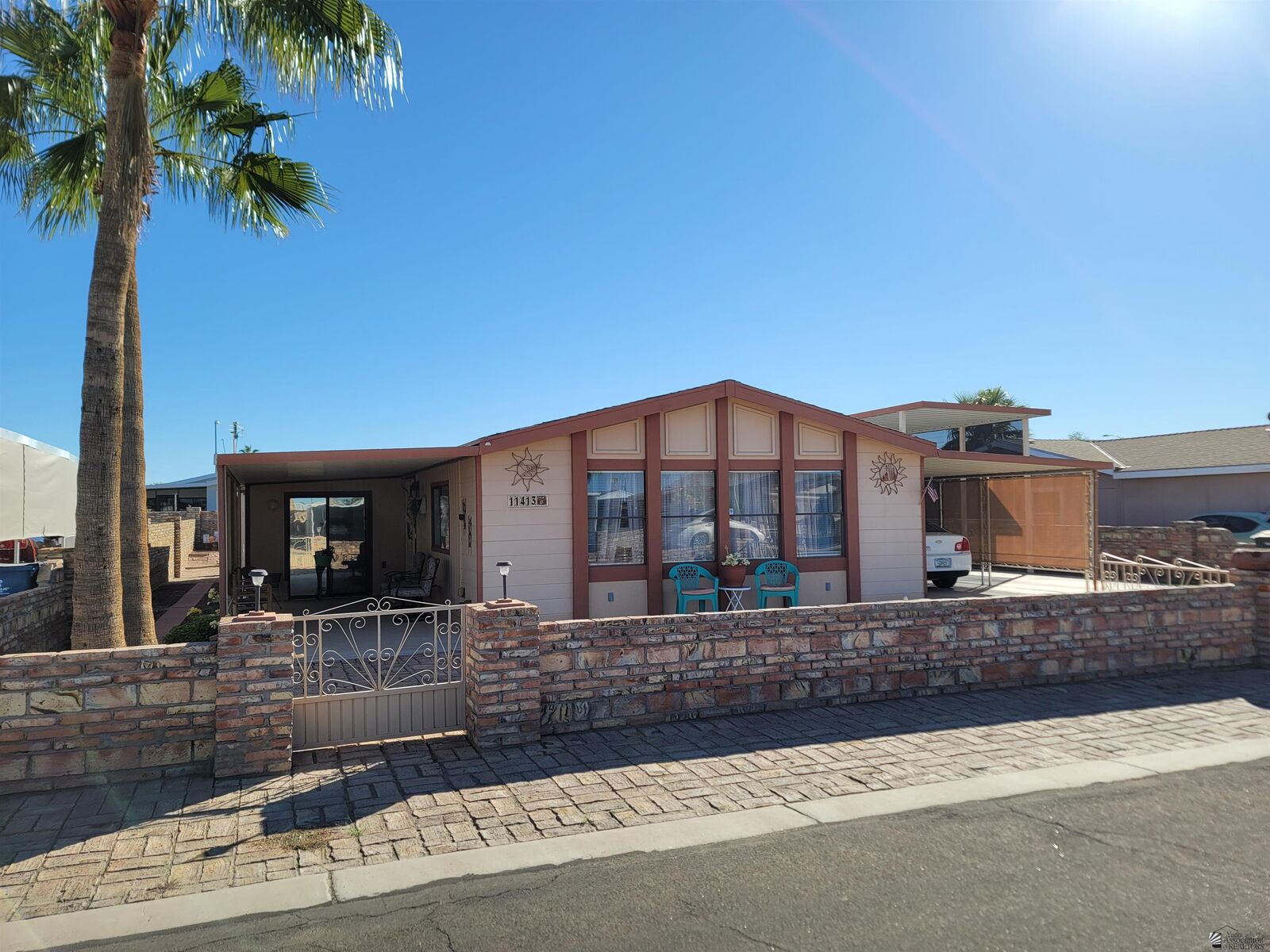 Property Photo: 11413 E 39 Pl AZ 85367