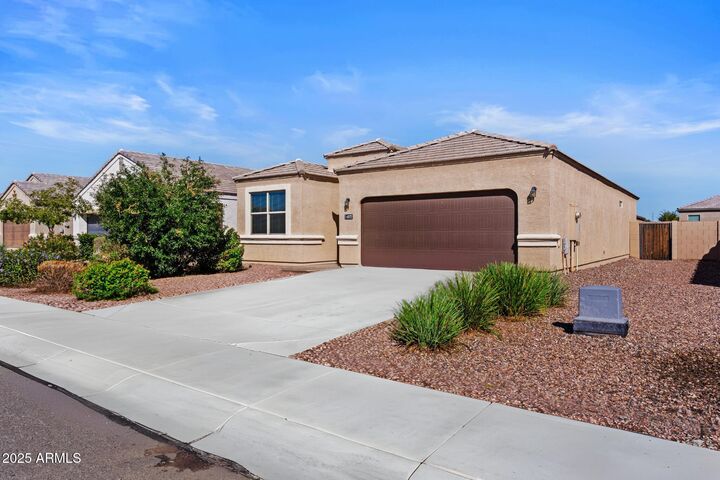 Property Photo:  4972 E Living Stone Way  AZ 85143 