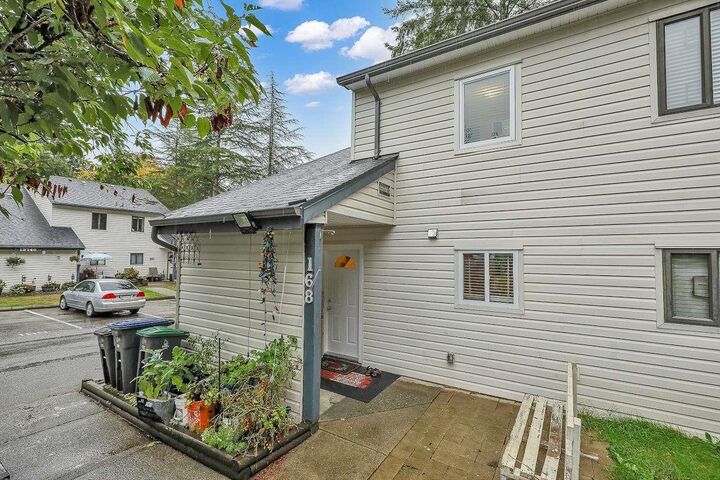 Photo de la propriété: 13742 67 Avenue 168 BC V3W 6X6
