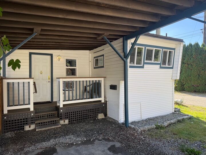 23252 Calvin Crescent — photo 1