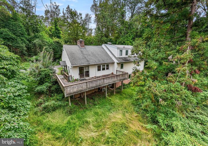 Property Photo: 2029 Paddock Lane PA 19428