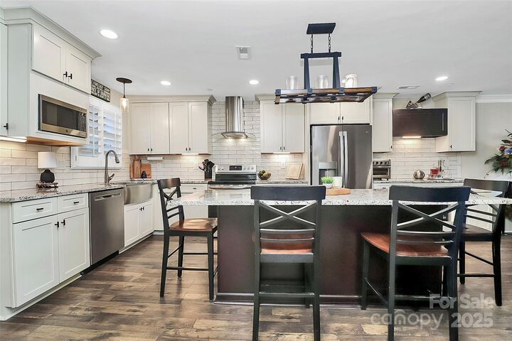 Property Photo: 9817 Emerald Point Drive 6 NC 28278