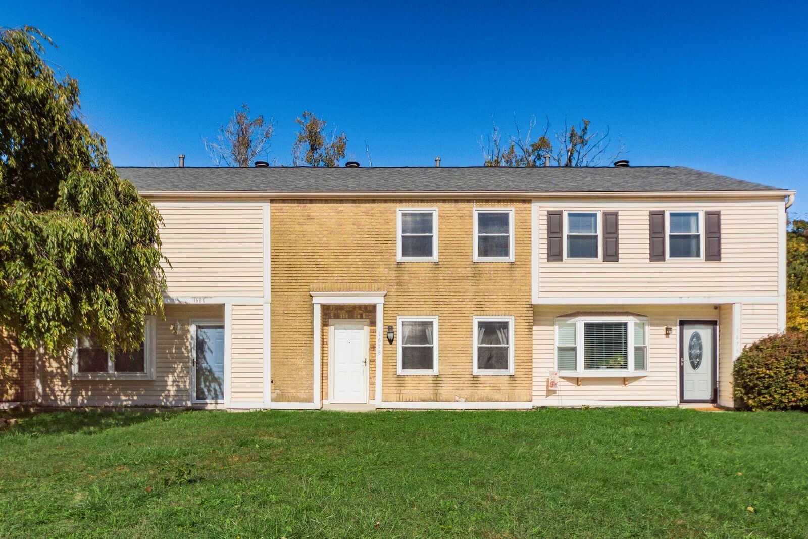 Property Photo:  1678 Park Row Drive  OH 43235 