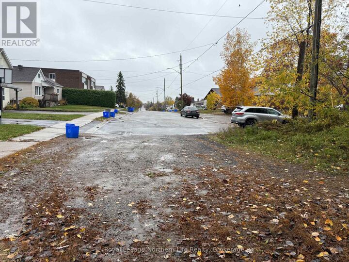 Property Photo:  488 Duke Street West  ON P1B 6G1 