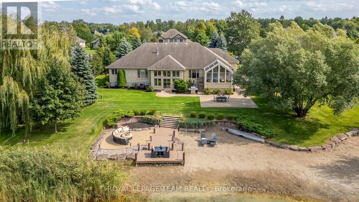 Photo de la propriété:  6903 Lake Forest Walk  ON K4P 1R7