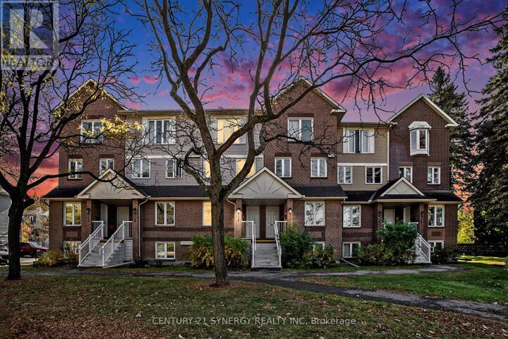 Photo de la propriété:  6706 Jeanne D'Arc Boulevard North A  ON K1C 6E9