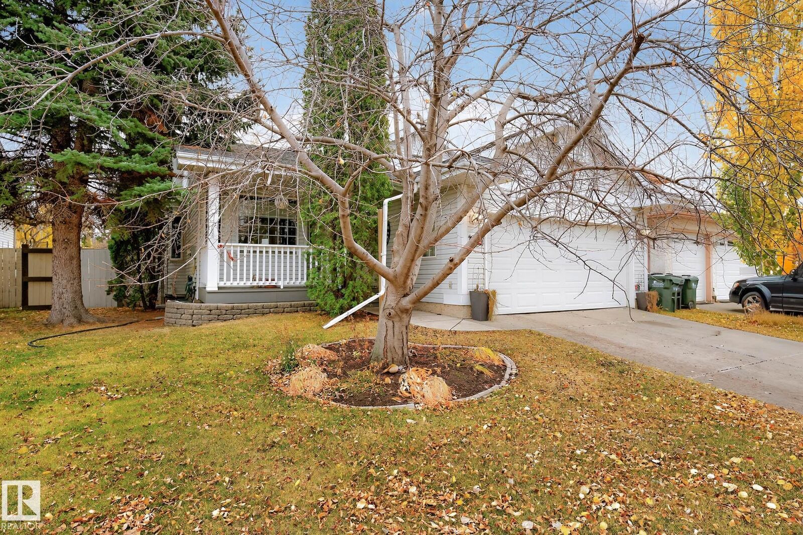 Property Photo:  158 Meadowview Drive  AB T8H 1P8 