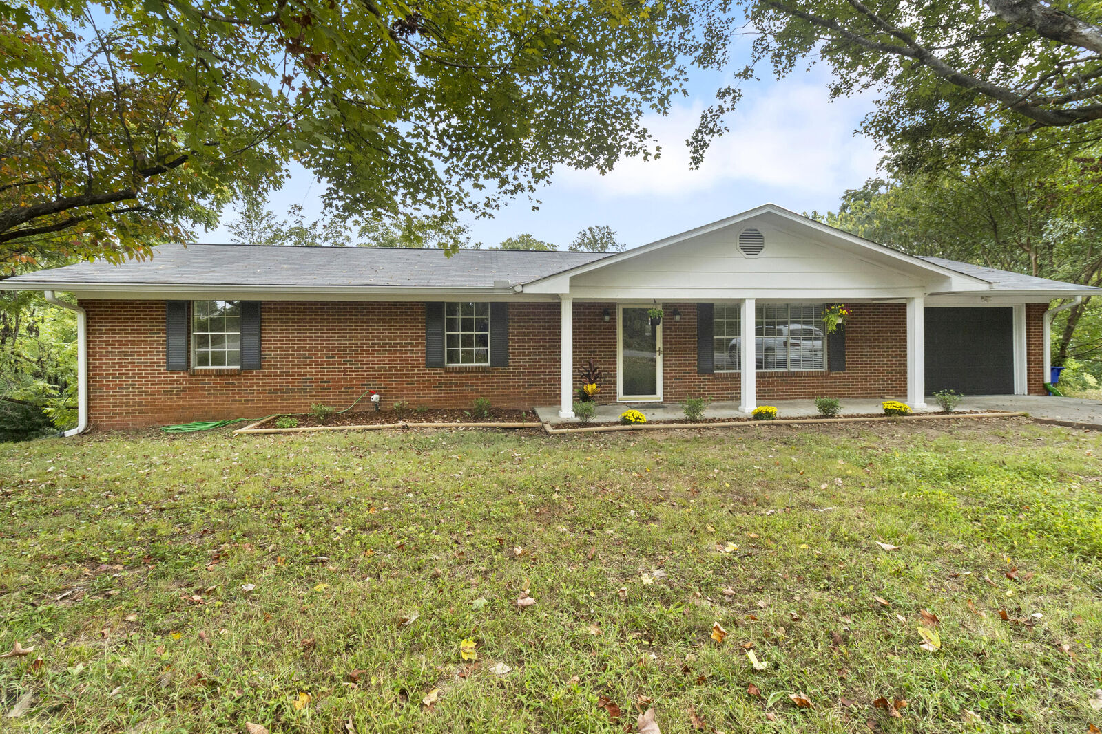 Property Photo: 809 Dockery Lane SE TN 37323