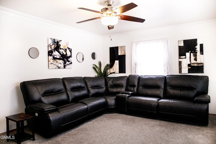 Property Photo:  1411 N 13th Street N  ND 58501