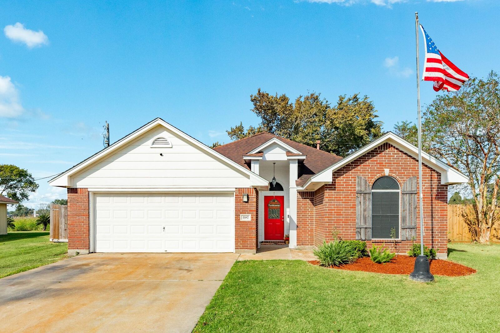 Property Photo: 1187 Thomas Drive TX 77515