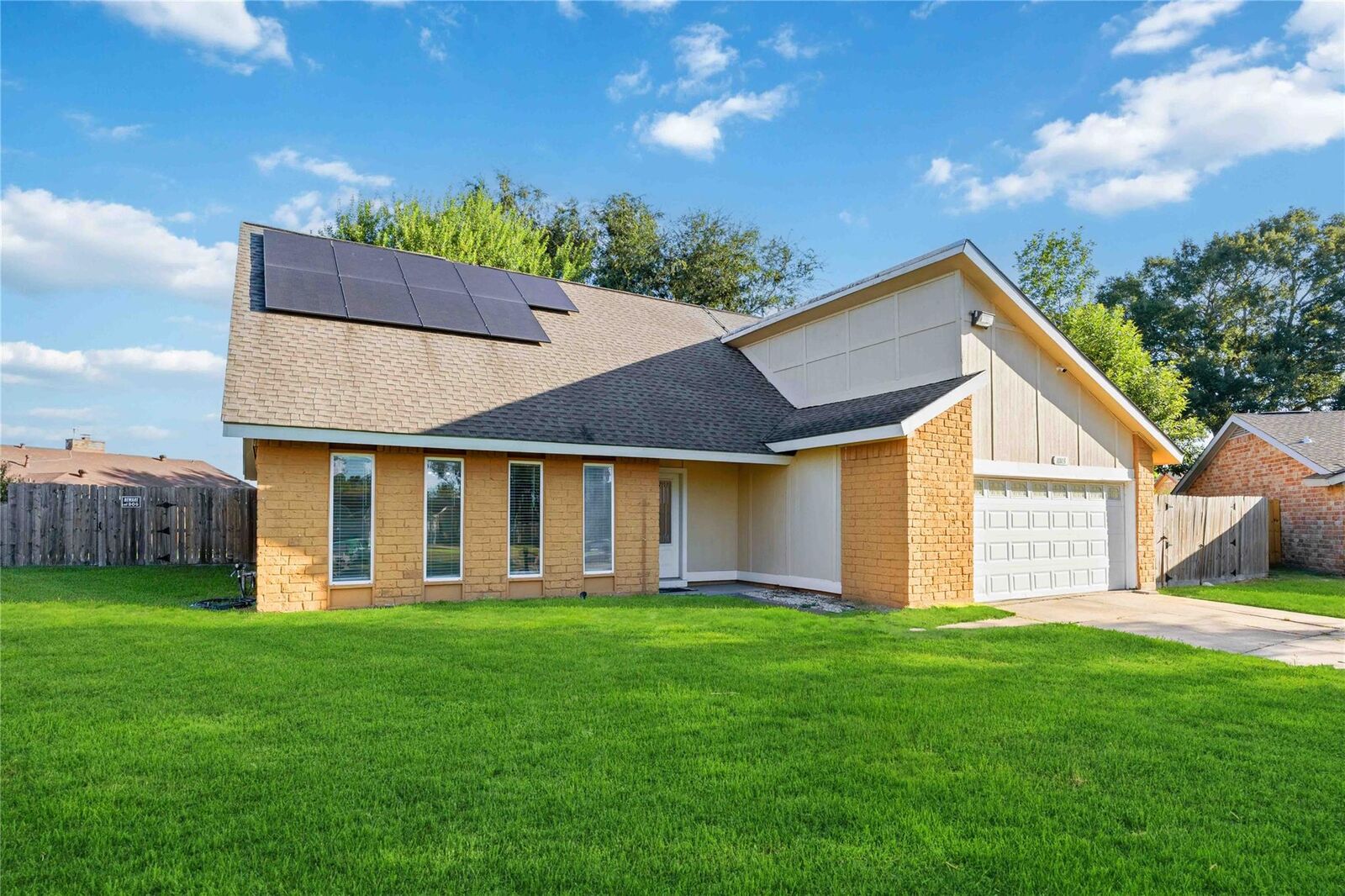 Property Photo:  11103 Sageorchard Circle  TX 77089 