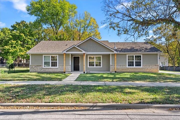 Property Photo:  440 S Water Street  KS 66061