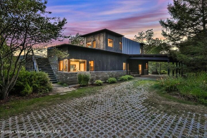 Property Photo:  125 Valley View Way  NY 12448 