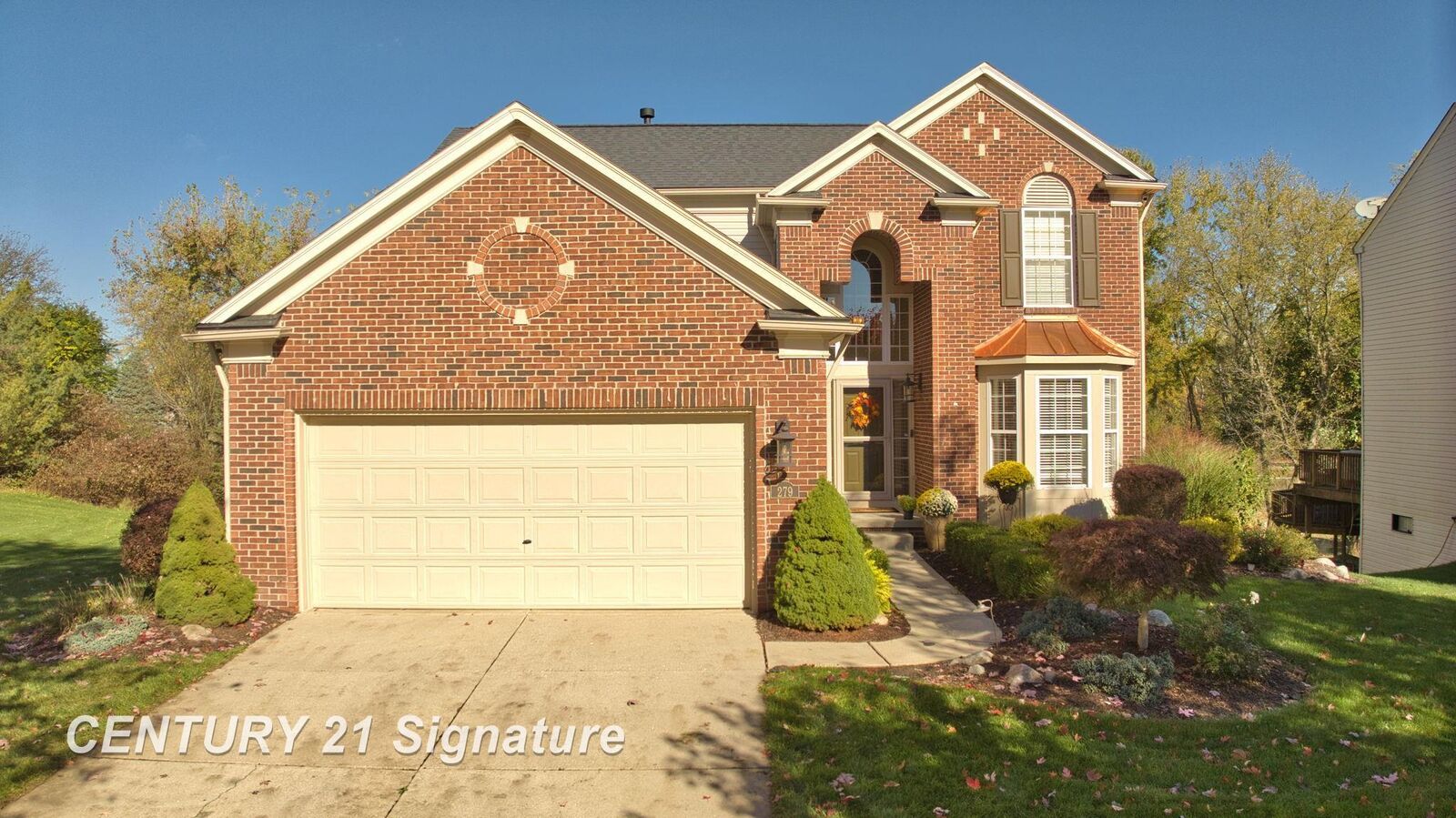 Property Photo: 279 Valley Stream Drive MI 48442