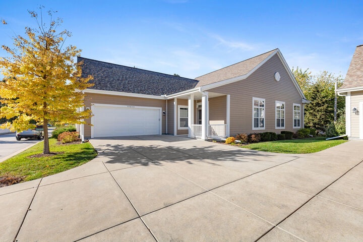 N63w23954 Terrace Dr  Sussex WI 53089 photo