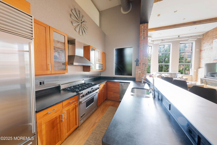 Property Photo:  610 Clinton Street 2E  NJ 07030 