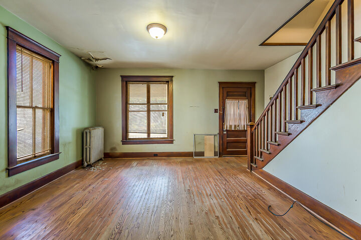 Property Photo:  423 N Hamilton Street  MI 48197 
