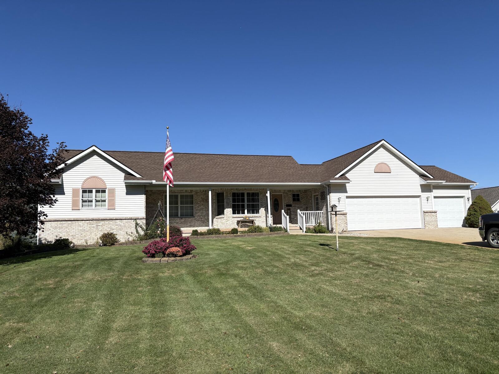 Property Photo: 326 Grant Street MI 49328