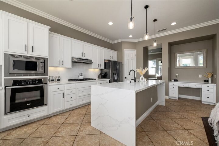 Property Photo: 39386 Shree Road CA 92591