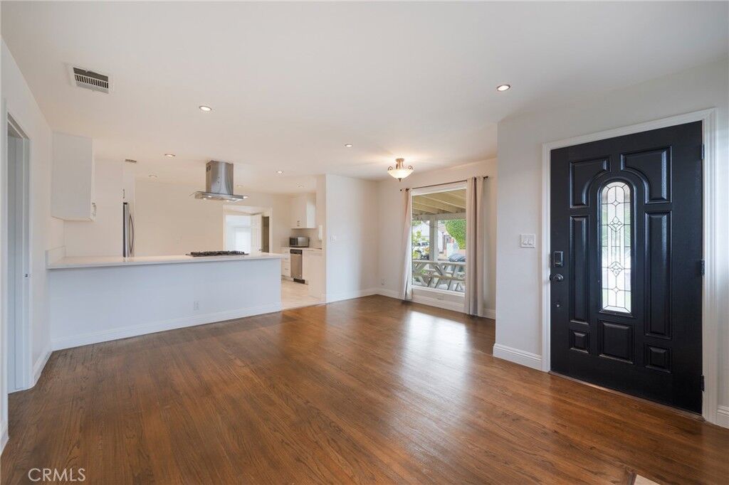 Property Photo: 1040 W Acacia CA 92868