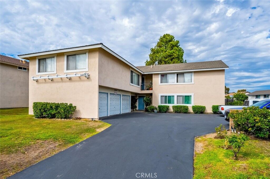 Property Photo:  24871 Sherwood Way  CA 92629 