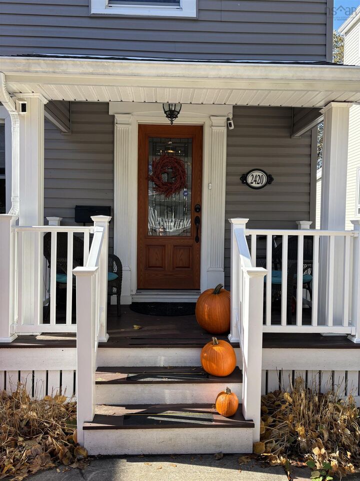 Photo de la propriété:  2420 Westmount Street  NS B3L 3G6