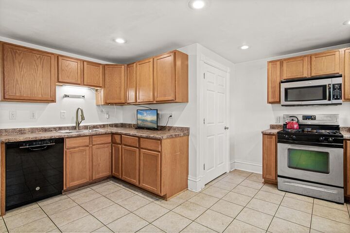 Property Photo:  861 Saint Anthony Avenue  MN 55104 