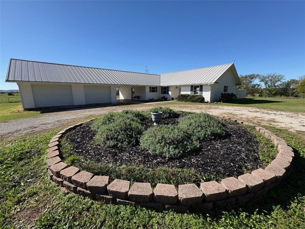 Property Photo:  1219 Ruth Street  AR 72616