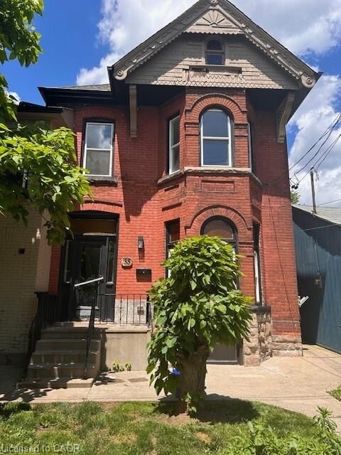 33-35 Wood Street E — photo 1