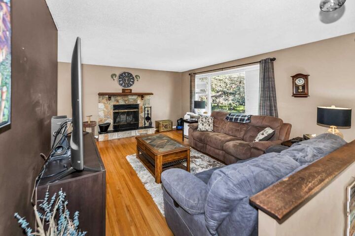 Property Photo:  46 Marbrooke Circle NE  AB T2A 2W4 
