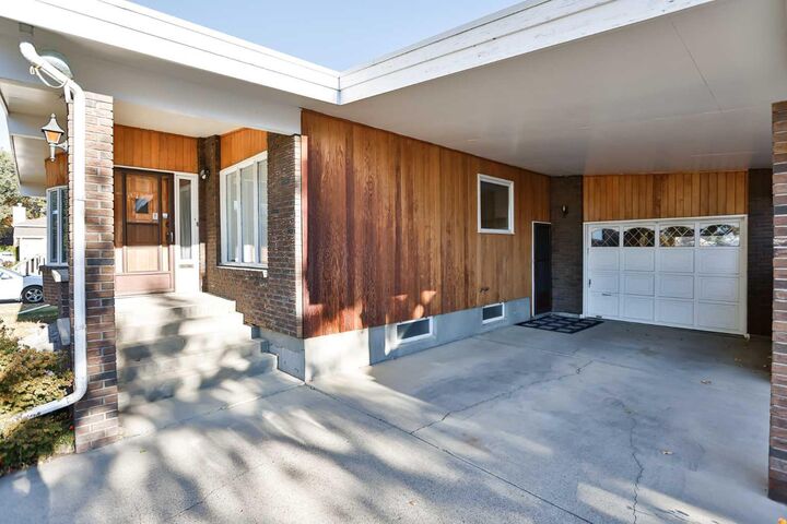 Property Photo:  204 Corvette Crescent S  AB T1J 3X8