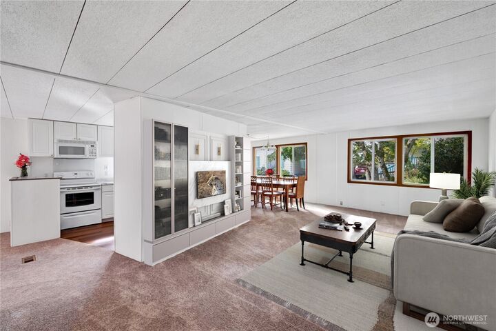 Property Photo:  18425 NE 95th Street 146  WA 98052 