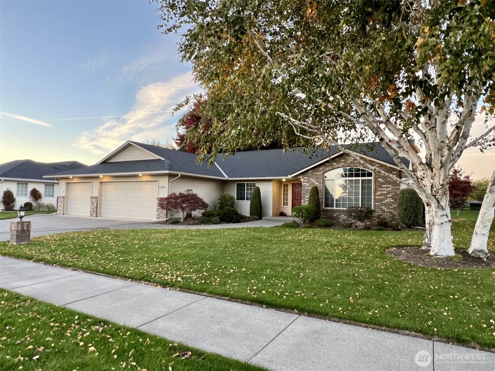 Property Photo:  1028  Southview Drive  WA 99362 