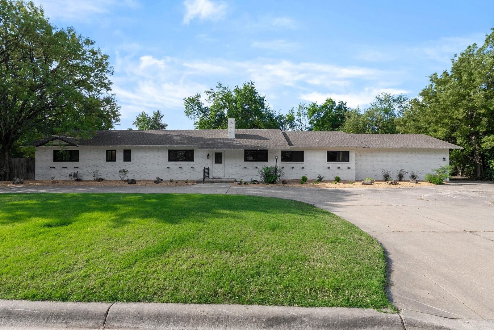 Property Photo:  988 W Alexander Dr.  KS 67060 