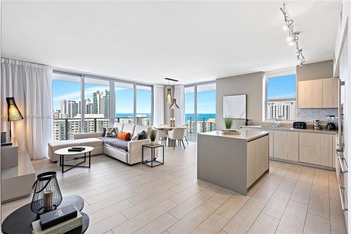 Property Photo:  4010 S Ocean Dr R1701  FL 33019