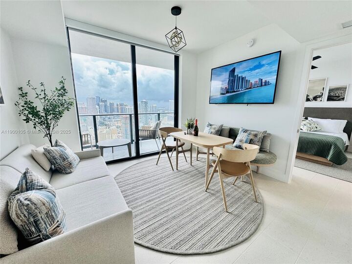 159 NE 6th St 4314  Miami FL 33132 photo