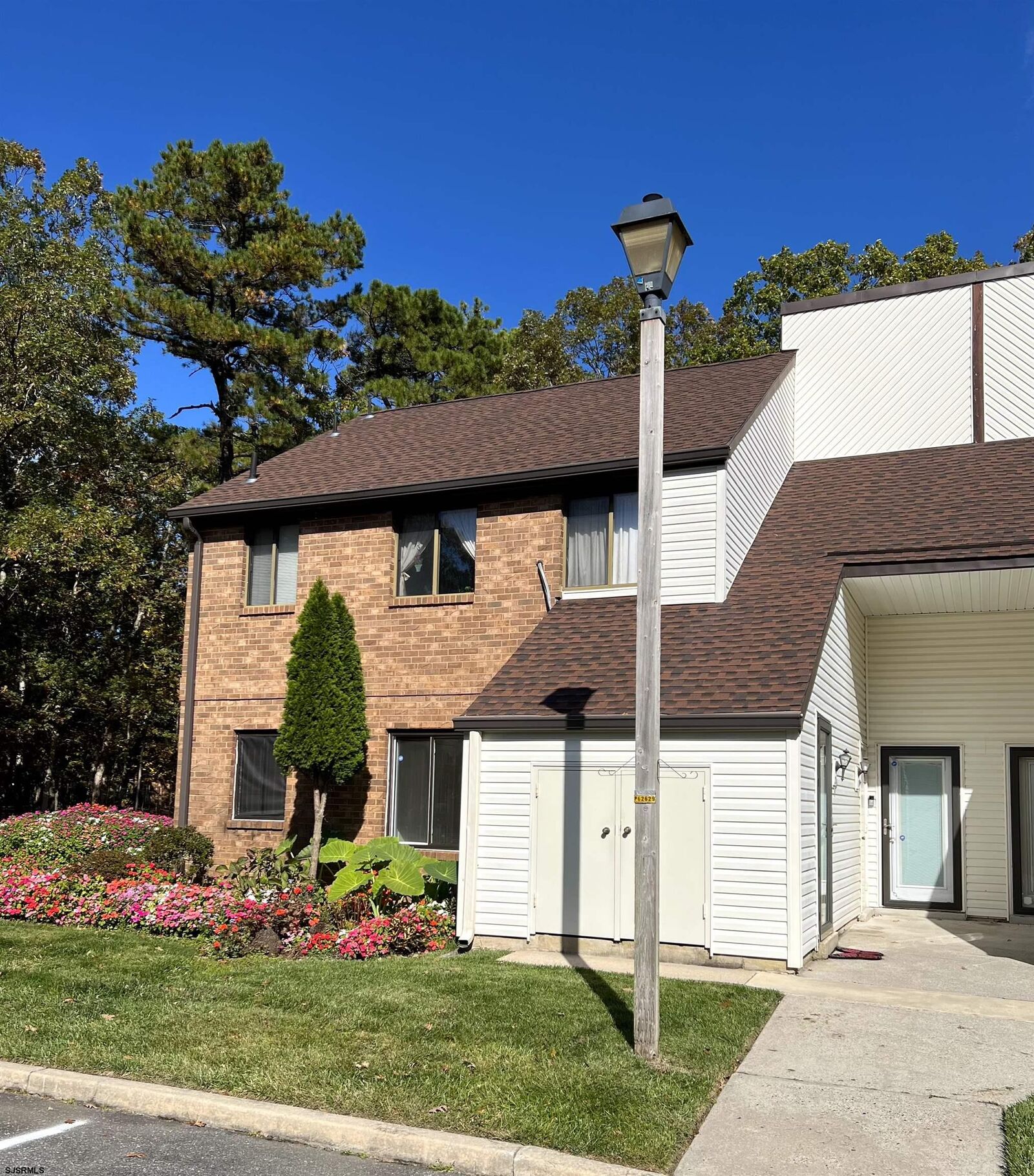 Property Photo:  1 Country Magnolia Ln 1  NJ 08234